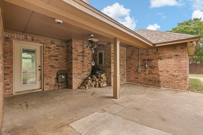 124 Bent Tree Trl, House other with 3 bedrooms, 2 bathrooms and null parking in Burleson TX | Image 24