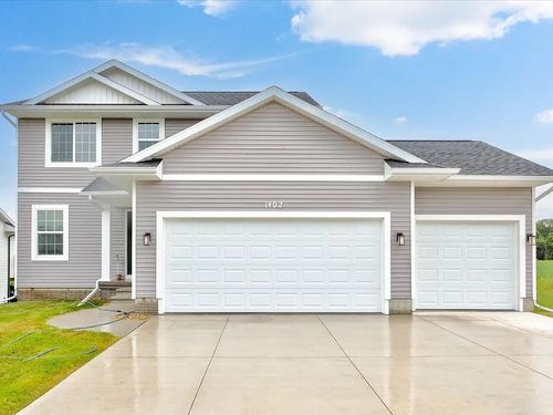 1402 Beringer Ct Ne, Cedar Rapids, IA, 52402 | Card Image