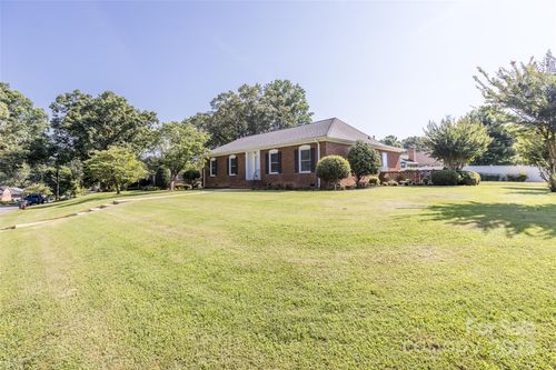 1280 Queensgate St, Gastonia, NC, 28054-5755 | Card Image