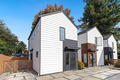 820 B S Rose St, Seattle, WA, 98108-4124 | Card Image