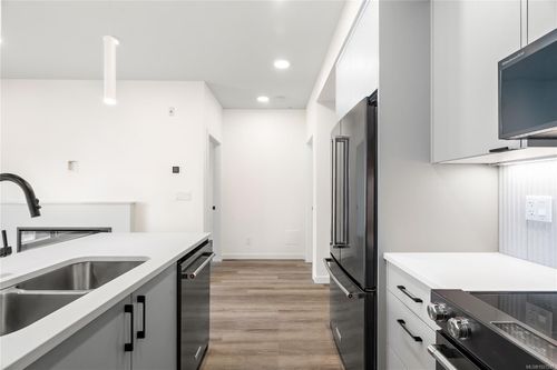 404-1102 Esquimalt Rd, Esquimalt, BC, V9A3N4 | Card Image