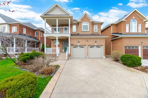 3225 Escada Dr, Mississauga, ON, L5M7V6 | Card Image