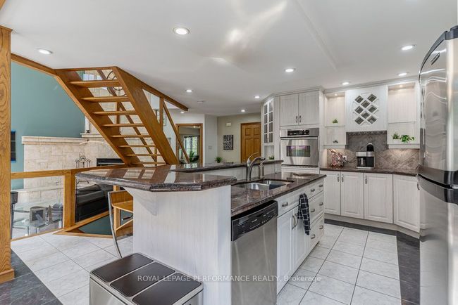 1657 Whiteside Way, House other with 3 bedrooms, 2 bathrooms and 8 parking in Metcalfe ON | Image 14