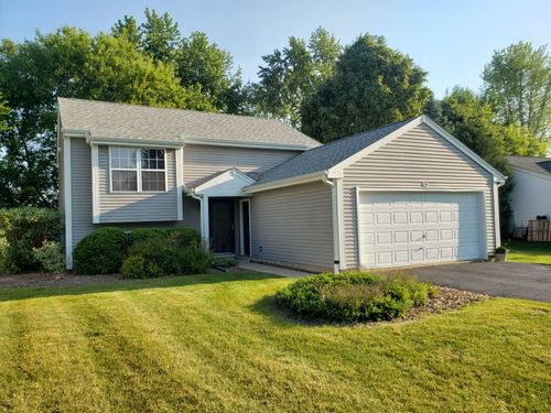 4708 Southhampton Dr, Island Lake, IL, 60042-8470 | Card Image