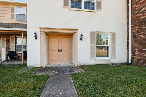 29-1301 Neelys Bend Rd, Madison, TN, 37115-5587 | Card Image