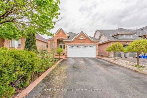 3 Orchid Dr, Brampton, ON, L7A1M4 | Card Image