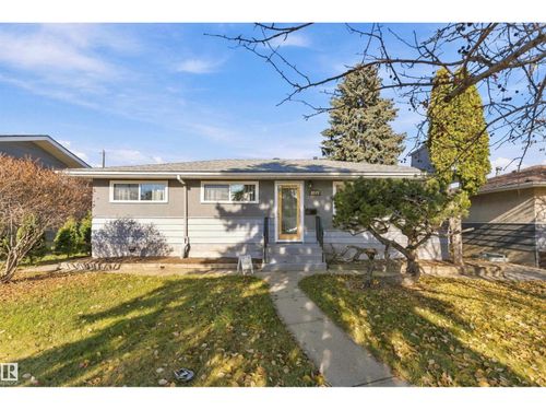 9508 129a Ave Nw, Edmonton, AB, T5E0N8 | Card Image
