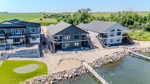 176 W Bay Rd, Lake Park, IA, 51347-1062 | Card Image