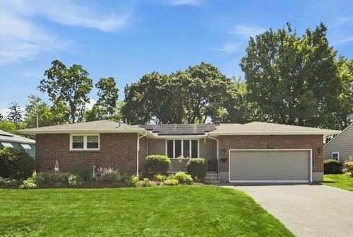 113 Pincushion Rd, Framingham, MA, 01702-5622 | Card Image