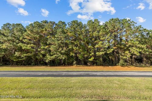135 Garbacon Dr, Beaufort, NC, 28516-6714 | Card Image