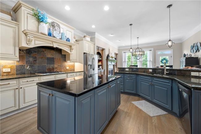 1741 Hickory Path Way, House other with 5 bedrooms, 5 bathrooms and null parking in Suwanee GA | Image 12