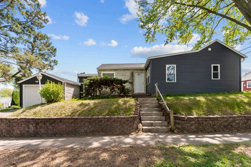 3724 N Sturdevant St, Davenport, IA, 52806-5643 | Card Image