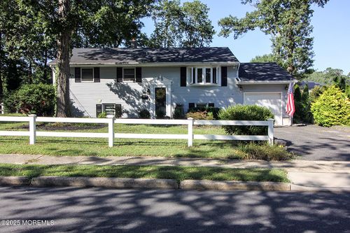 43 Darien Rd, Howell, NJ, 07731-1842 | Card Image