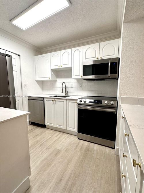 apt-304-10795 Sw 108th Ave, Miami, FL, 33176-8114 | Card Image