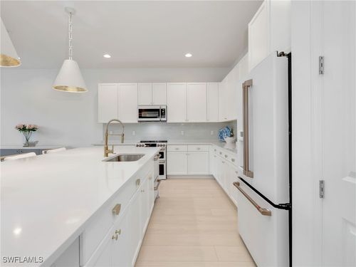 20581 Fair Oak Ln, ESTERO, FL, 33928-4095 | Card Image