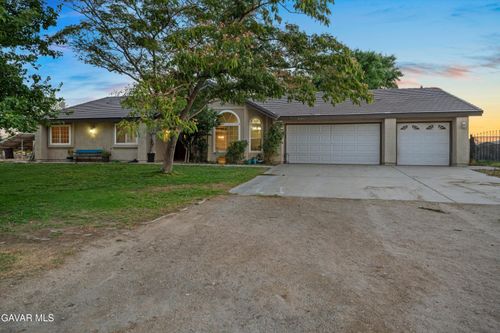 431 72nd St W, Rosamond, CA, 93560-7242 | Card Image