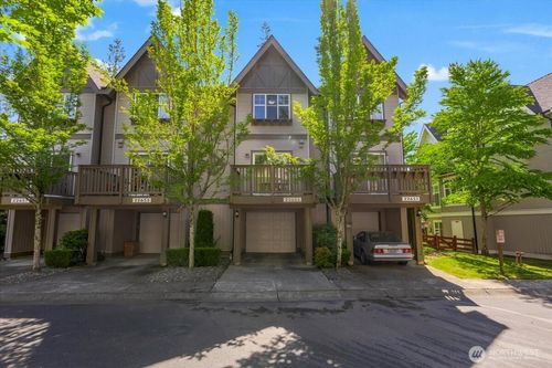 22653 Ne Alder Crest Ln, Redmond, WA, 98053-5820 | Card Image