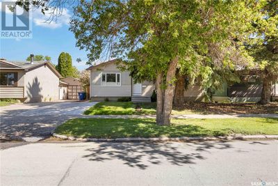 2702 33rd St W, House other with 3 bedrooms, 1 bathrooms and null parking in Saskatoon SK | Image 2