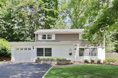 153 Bergen Ave, Waldwick, NJ, 07463-2123 | Card Image