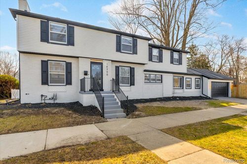 16350 Mack Ave, Grosse Pointe Park, MI, 48230-6215 | Card Image