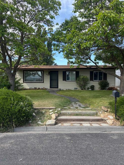 825 E Larch Street, Othello, WA, 99344 | Card Image