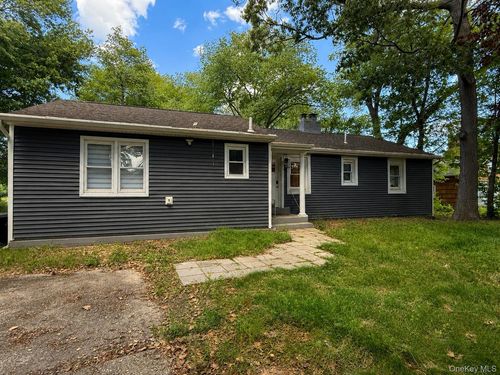 7 Lake Dr, Middle Island, NY, 11953-2362 | Card Image