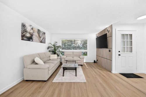 135 Woodsman Lane Sw, Calgary, AB, T2W4Z5 | Card Image