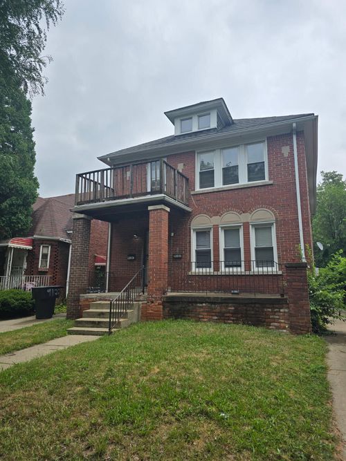 9124 Pinehurst St, Detroit, MI, 48204-2656 | Card Image