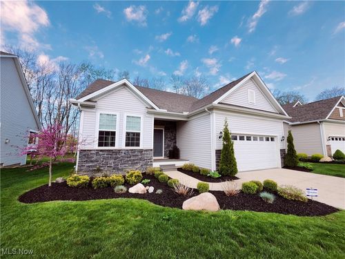7830 Hunting Lake Dr, Concord Township, OH, 44077-8967 | Card Image