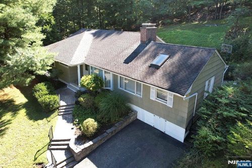 632 Ramapo Valley Rd, Oakland, NJ, 07436-2801 | Card Image