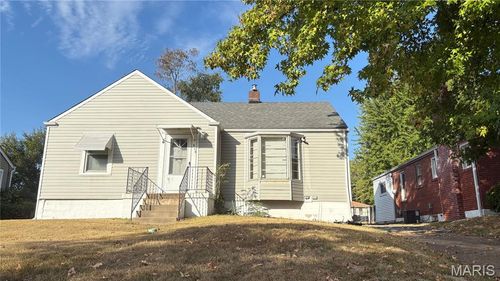 315 Coppinger Dr, Saint Louis, MO, 63135-2107 | Card Image