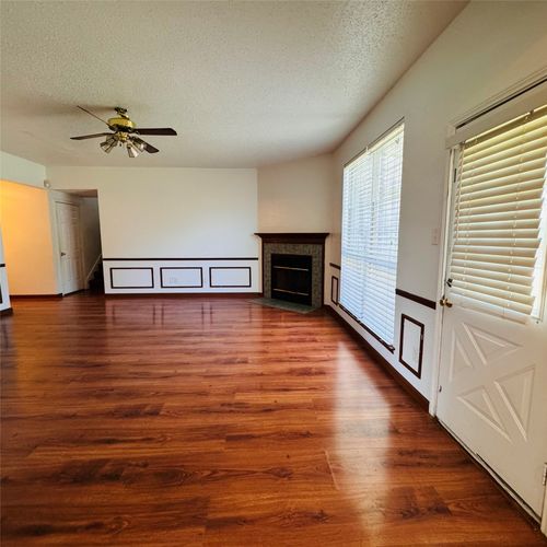 5524 Royal Meadow Ln, Arlington, TX, 76017-6145 | Card Image