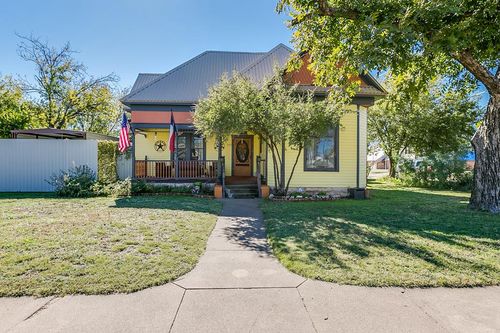 1009 8th St, Ballinger, TX, 76821 | Card Image