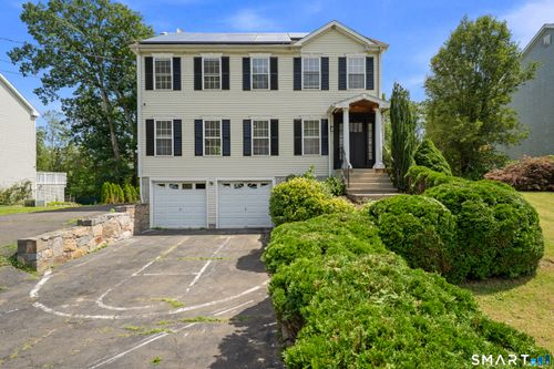 32 Marshall Ave, Trumbull, CT, 06611-4806 | Card Image