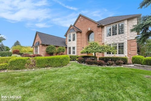 43302 Westphalia Ct, Sterling Heights, MI, 48314-2049 | Card Image