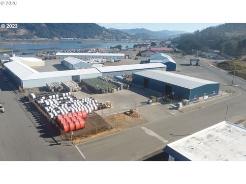 94135 Moore St, Gold Beach, OR, 97444-9684 | Card Image