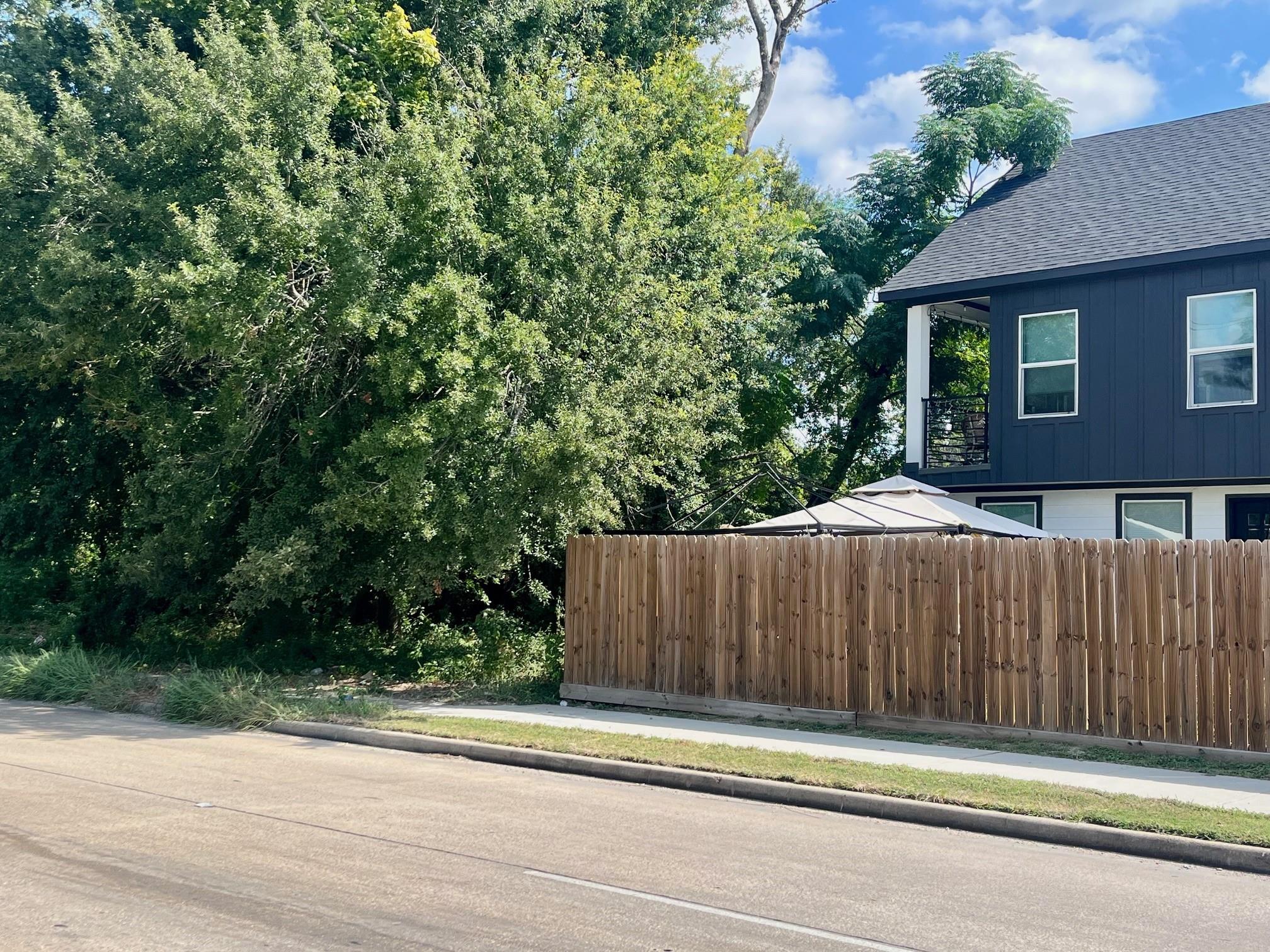 Land in Houston 2