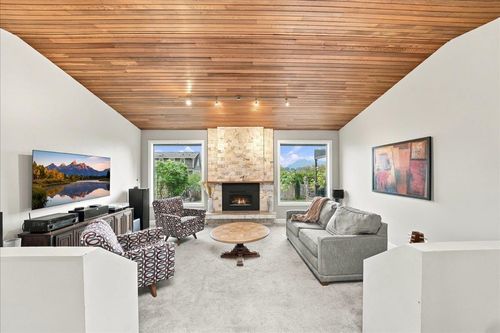 12461 Meadow Brook Place, Maple Ridge, BC, V4R2H6 | Card Image