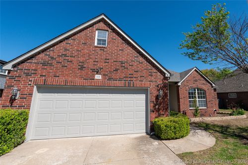 1019 E 146th St S, Glenpool, OK, 74033-3703 | Card Image