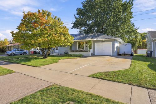 1703 Lloyd Ave, Eau Claire, WI, 54701-4785 | Card Image