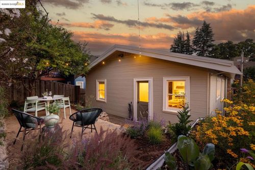 1046 Elbert St, Oakland, CA, 94602-1319 | Card Image