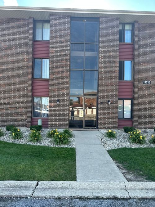 3-15716 Terrace Dr, Oak Forest, IL, 60452-2897 | Card Image