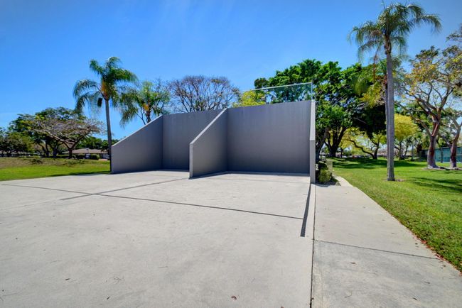 8129 Springtree Rd, Condo with 2 bedrooms, 2 bathrooms and null parking in Boca Raton FL | Image 60