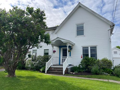 57 Crescent St, Rockland, ME, 04841-3647 | Card Image