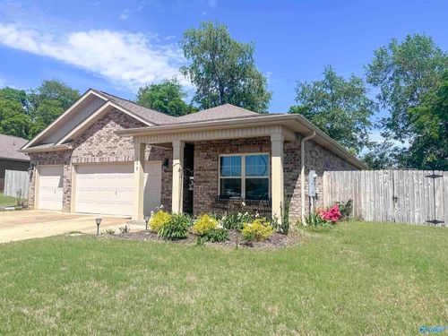 117 Edensmith Dr, New Market, AL, 35761-7770 | Card Image