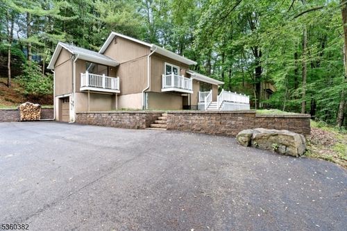 531 E Shore Trl, Sparta, NJ, 07871-1208 | Card Image