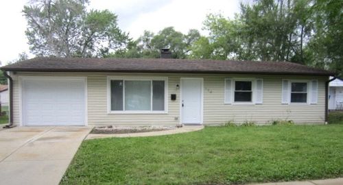 120 Chestnut Dr, Streamwood, IL, 60107-1402 | Card Image