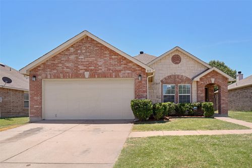813 Crystal Dr, Burleson, TX, 76028-8665 | Card Image