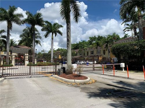 403-3471 Merrick Ln, Margate, FL, 33063-8245 | Card Image