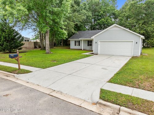 207 Winter Rd, Jacksonville, NC, 28540-8947 | Card Image